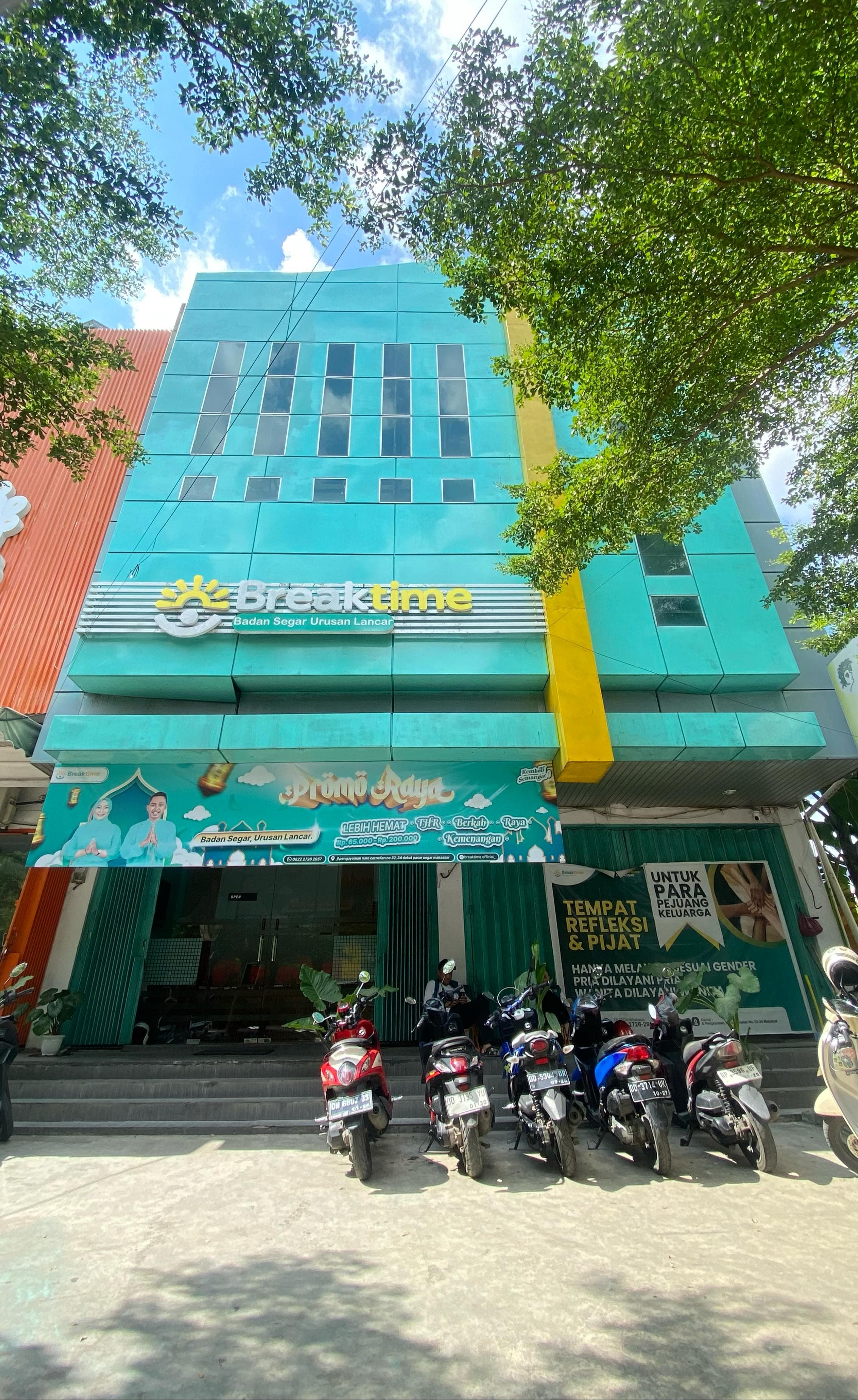 Makassar background